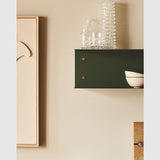 MOUD DETAIL metal hylde i grågrøn - 40 cm