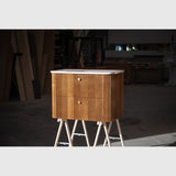 Customized by KNAST Snedkermøbler Snedkermøbel by Skjødt Snedkeri  02 - Lamel - 180x48x54cm / 2 skuffer - inkl Solid Surface håndvask
