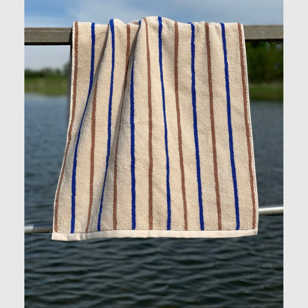 OYOY Living Tekstiler OYOY Raita towel - 100x50cm - caramel/optic blue