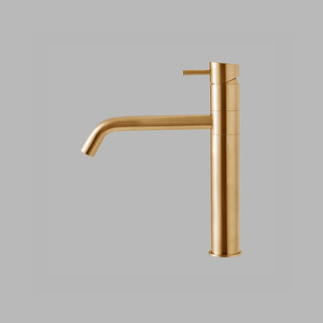 QTOO Køkkenarmatur QTOO Køkkenarmatur med svingbar J-tud, 8,3 l/min - 200mm  - børstet kobber