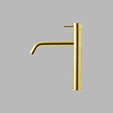 QTOO Køkkenarmatur QTOO Køkkenarmatur med svingbar J-tud, 8,3 l/min - 200mm - poleret messing