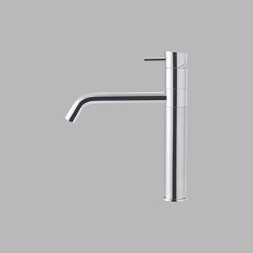 QTOO Køkkenarmatur QTOO Køkkenarmatur med svingbar J-tud, 8,3 l/min - 200mm - poleret rustfri stål