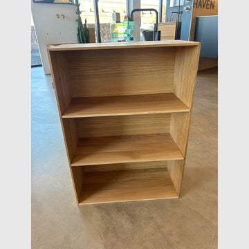 Raw by Knast Interiør Egetræsreol med to hylder - 50x70x23cm. RAW BY KNAST 2. sortering