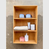 Raw by Knast Interiør Reol i egetræ med to hylder - 40x60x12cm