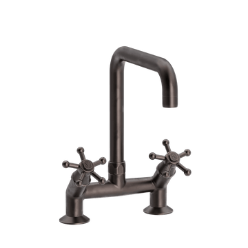 Toni Copenhagen Håndvaskarmatur Kopi af Christiansborg armatur 45 grader m. U200 tud - bruneret messing