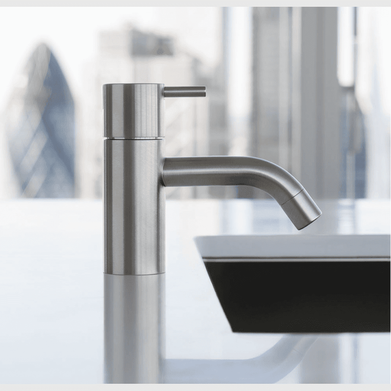 VOLA Håndvaskarmatur VOLA HV1-27 håndvaskarmatur - mat sort Udstillingsmodel