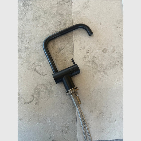 VOLA Køkkenarmatur Vola KV1-61 - børstet sort STOCKSALE